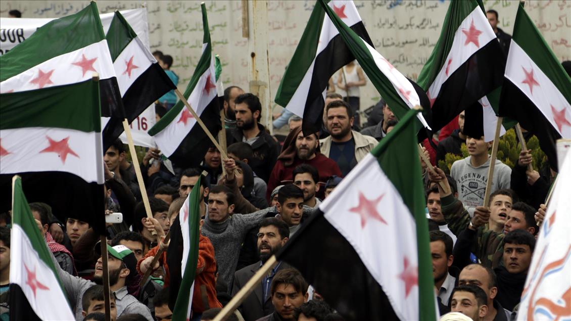 Suriye'de yönetim karşıtı gösteriler 