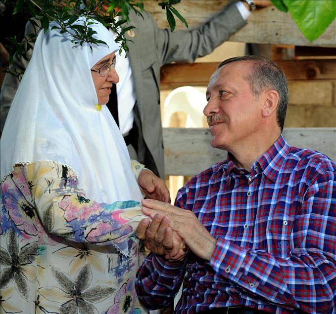 Cumhurbaşkanı Erdoğan'dan kadınlara özel 8 Mart resepsiyonu