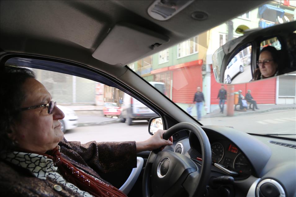 Şoförlerin "Fatma abla"sı 19 yıldır direksiyon sallıyor