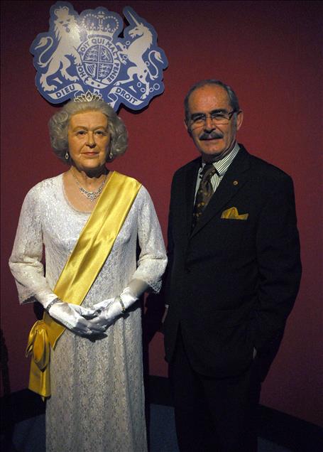 Londra'daki Atatürk heykelini beğenmeyince