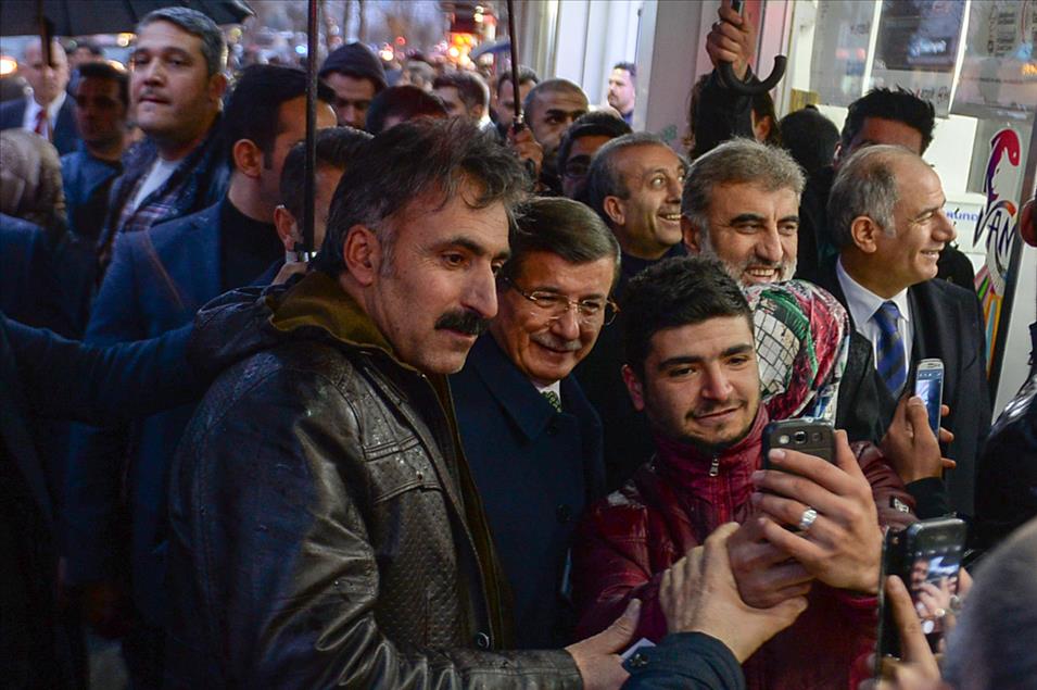 Başbakan Davutoğlu Van'da