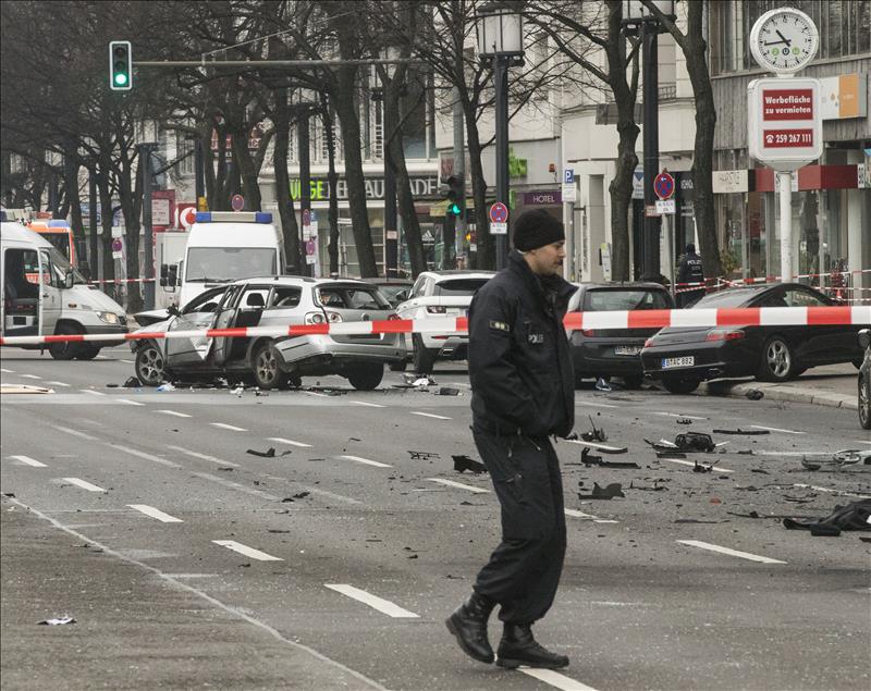 Almanya’da otomobilde patlama: 1 ölü
