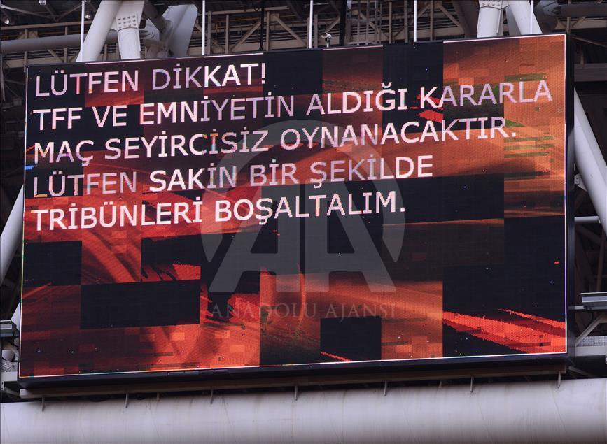 Galatasaray - Fenerbahçe derbisi ertelendi