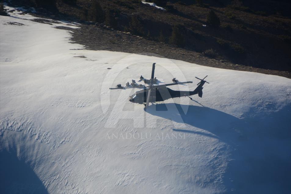 Komandolardan Tunceli'de operasyon