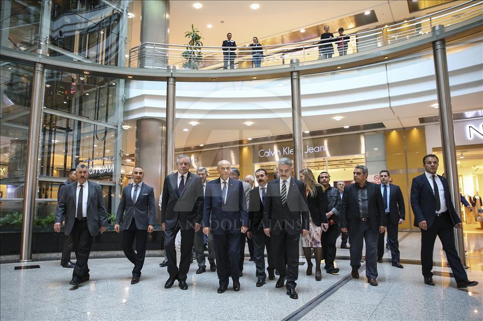 MHP Genel Başkanı Bahçeli AVM ziyaret etti