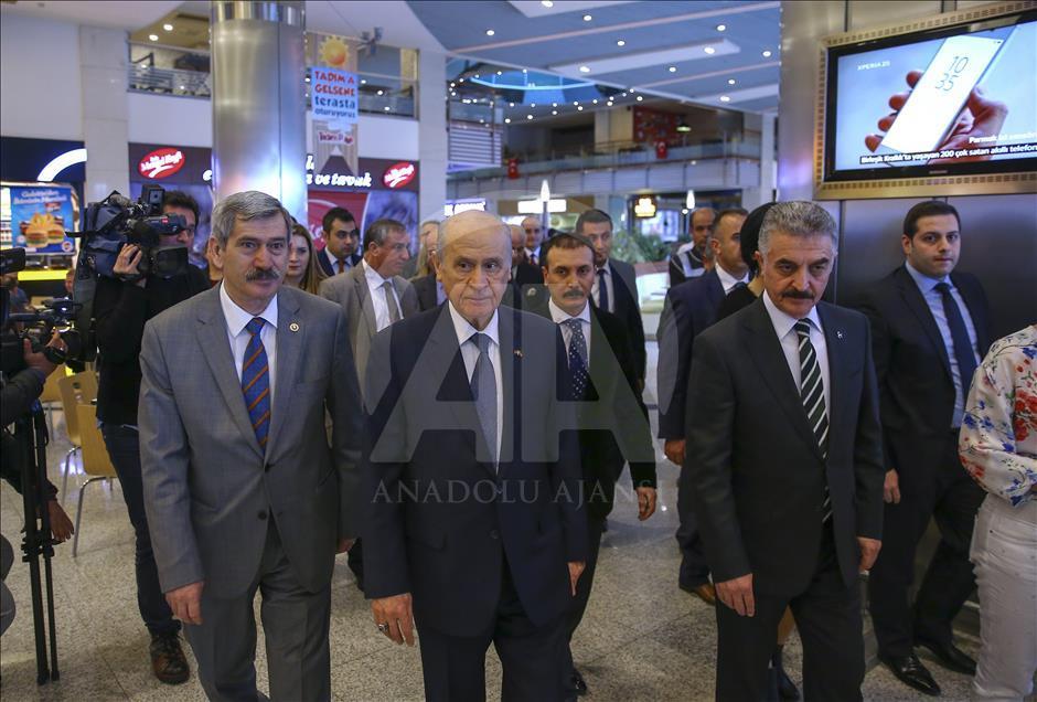 MHP Genel Başkanı Bahçeli AVM ziyaret etti