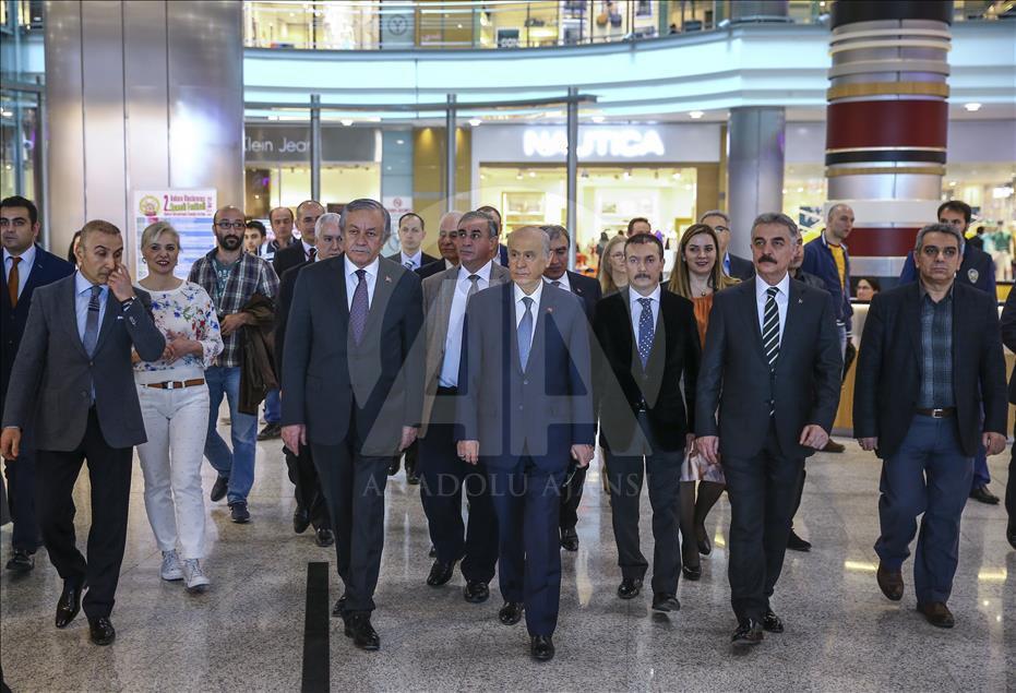 MHP Genel Başkanı Bahçeli AVM ziyaret etti