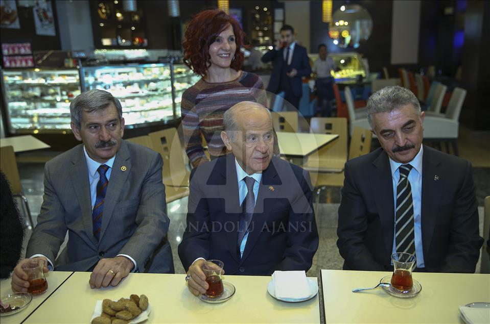 MHP Genel Başkanı Bahçeli AVM ziyaret etti