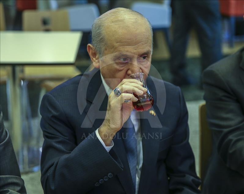 MHP Genel Başkanı Bahçeli AVM ziyaret etti
