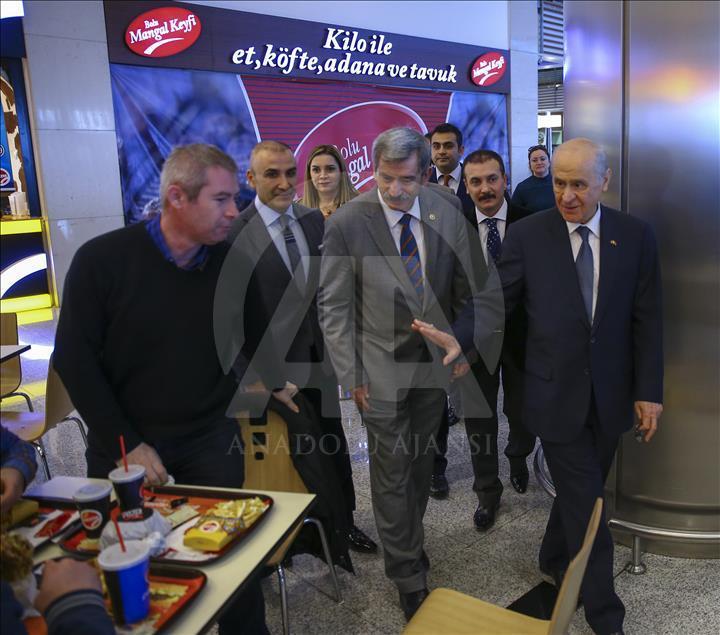 MHP Genel Başkanı Bahçeli AVM ziyaret etti