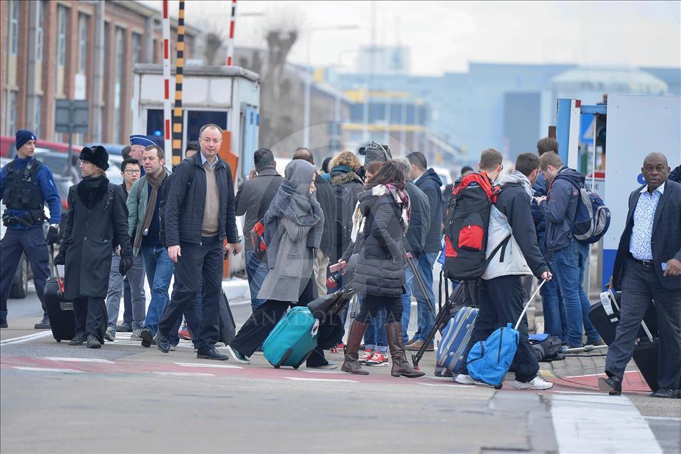 Blast hits Brussels metro station