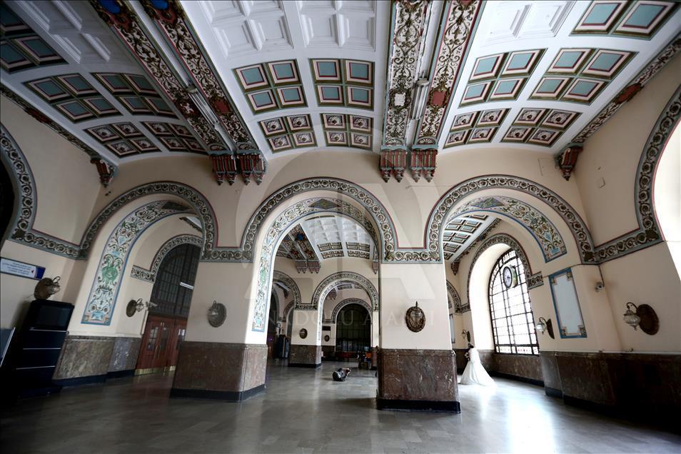 Haydarpaşa, kum zeminde yıllara meydan okuyor