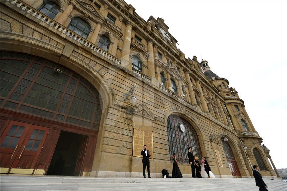Haydarpaşa, kum zeminde yıllara meydan okuyor