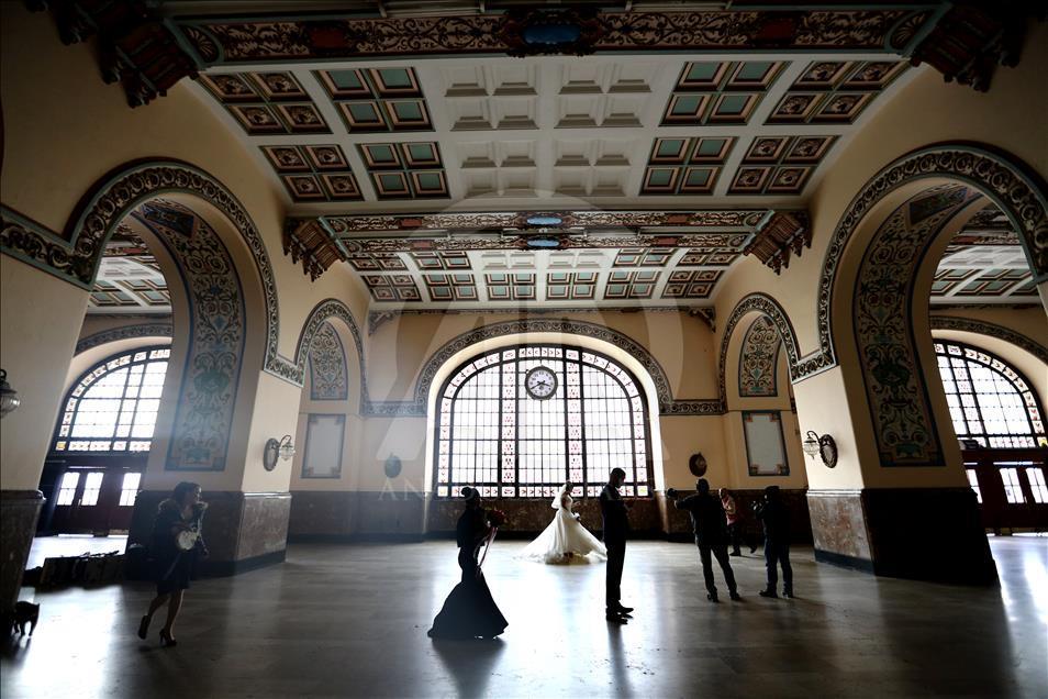 Haydarpaşa, kum zeminde yıllara meydan okuyor
