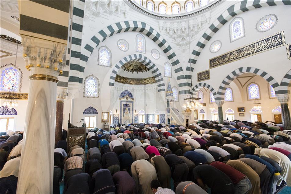 Muslims Gather for Friday Prayer at Diyanet Center of America