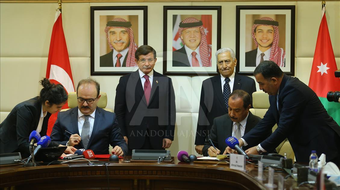 Başbakan Davutoğlu Ürdün'de