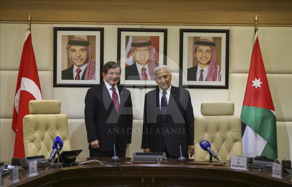 Başbakan Davutoğlu Ürdün'de