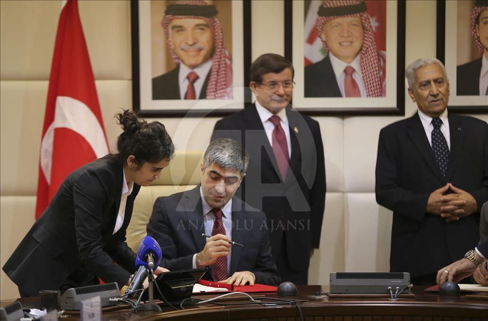Başbakan Davutoğlu Ürdün'de