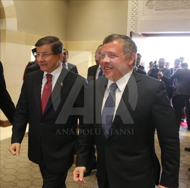 Başbakan Davutoğlu, Kral Abdullah ile görüştü