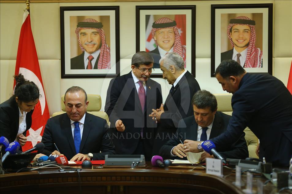 Başbakan Davutoğlu Ürdün'de