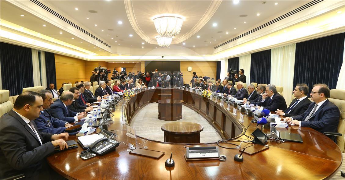 Başbakan Davutoğlu Ürdün'de