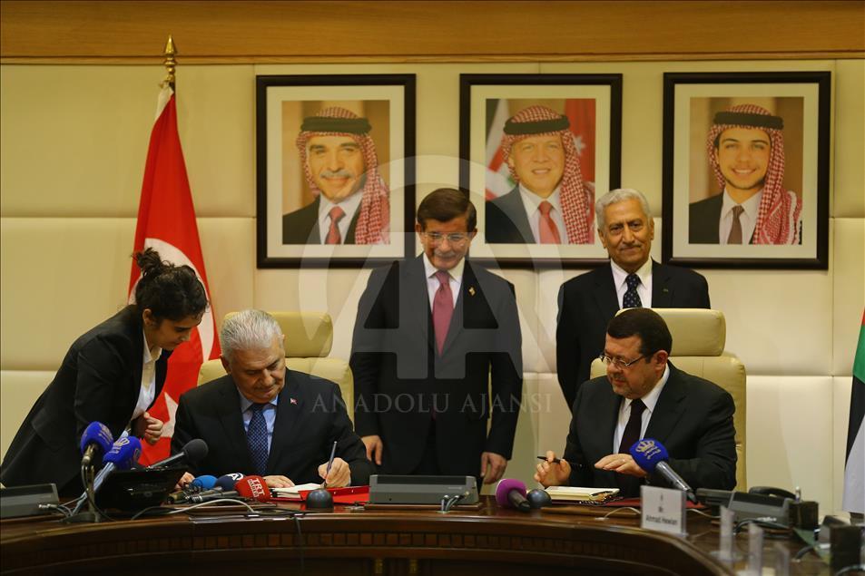 Başbakan Davutoğlu Ürdün'de