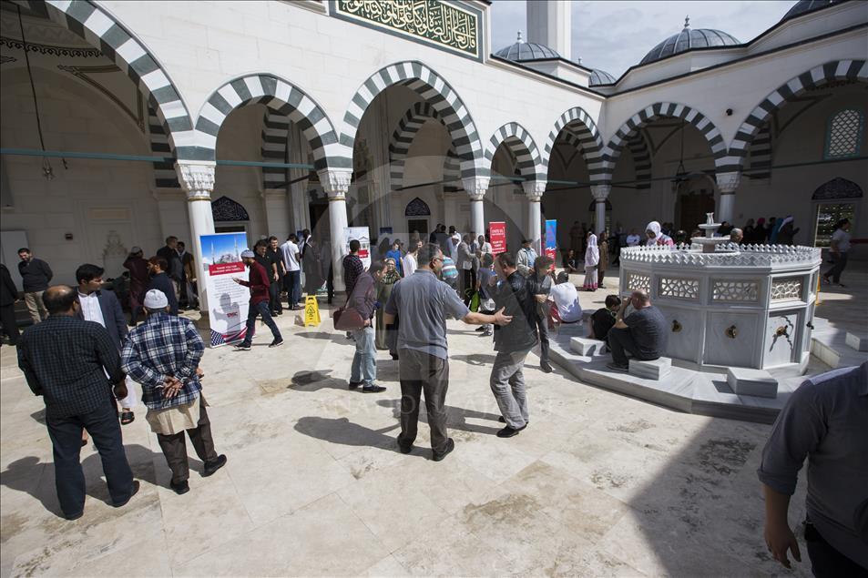 Muslims Gather for Friday Prayer at Diyanet Center of America