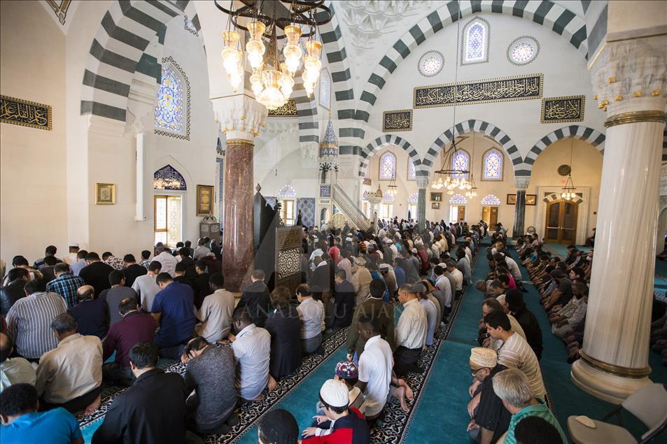 Muslims Gather for Friday Prayer at Diyanet Center of America