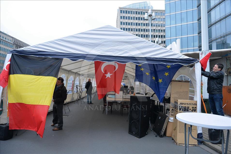 Brüksel’de teröre karşı Türk çadırı