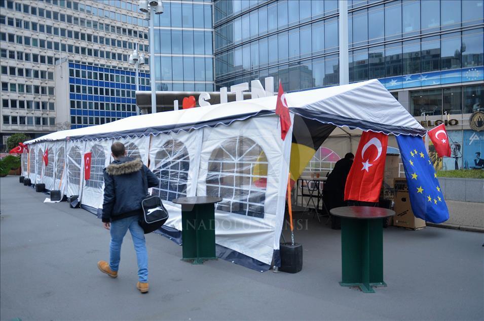 Brüksel’de teröre karşı Türk çadırı