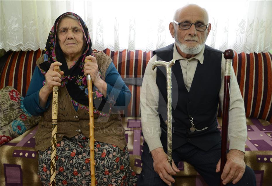 25 yıldır işlemeli baston üretiyor