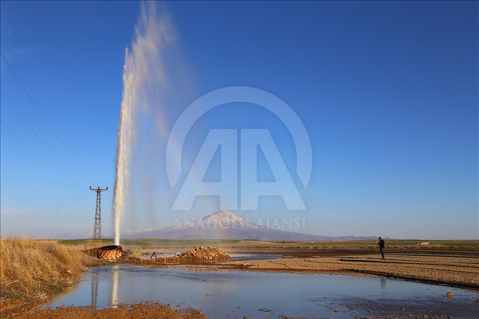 Kuyudan karbondioksit ve su fışkırdı
