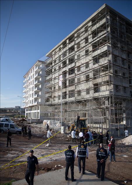 Rocket projectiles' from Syria hit Turkey's Kilis