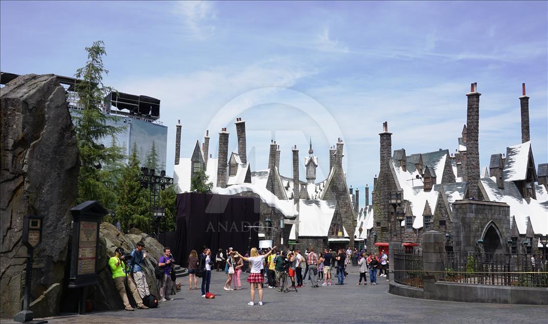 ‘Harry Potter’ın Büyücülük Dünyası’ Hollywood’da açıldı