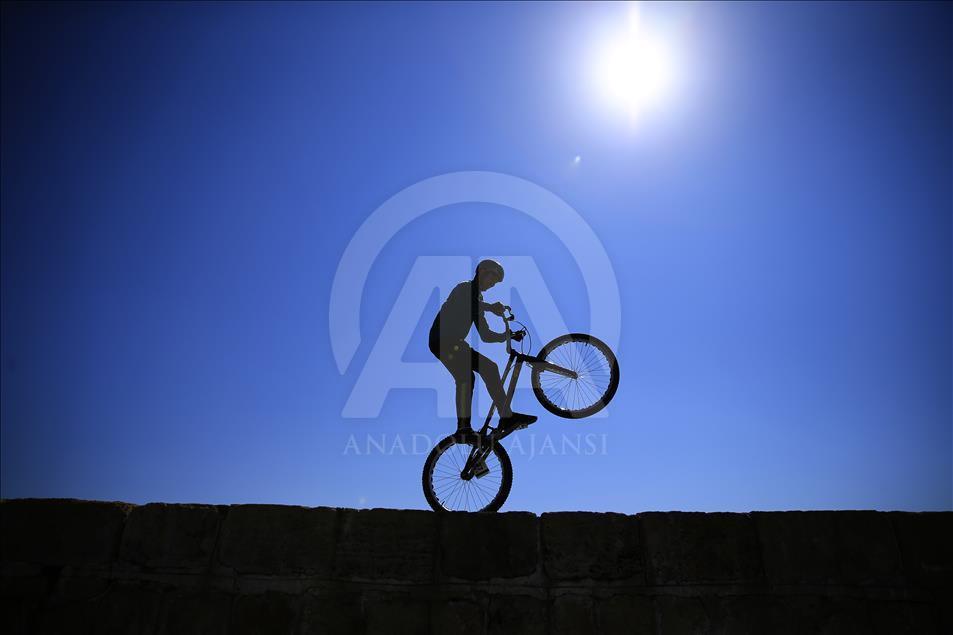 "Akrobatik pedallar" milli takım hayaliyle çevriliyor