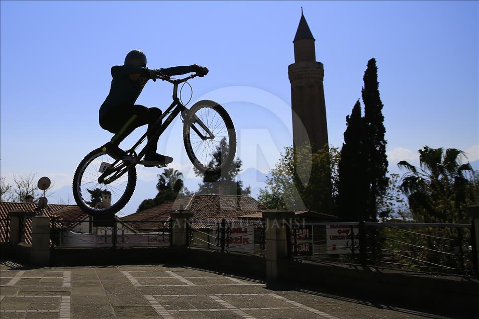 "Akrobatik pedallar" milli takım hayaliyle çevriliyor