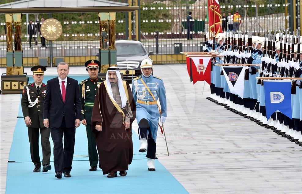 Turkish President Erdogan and Saudi King Salman bin Abdulaziz meet in Ankara
