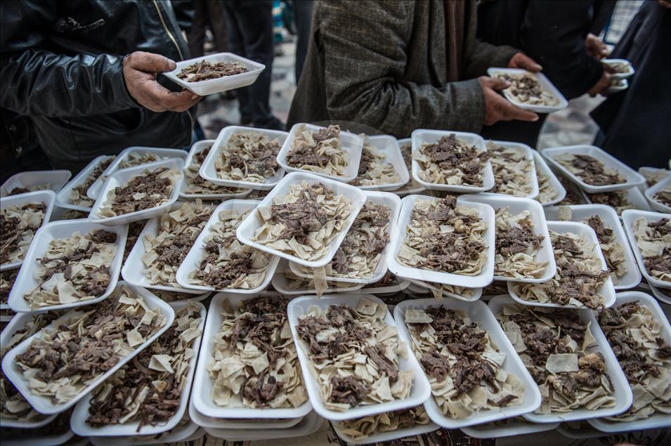 Şanlıurfa'da şafak vakti tirit ikramı