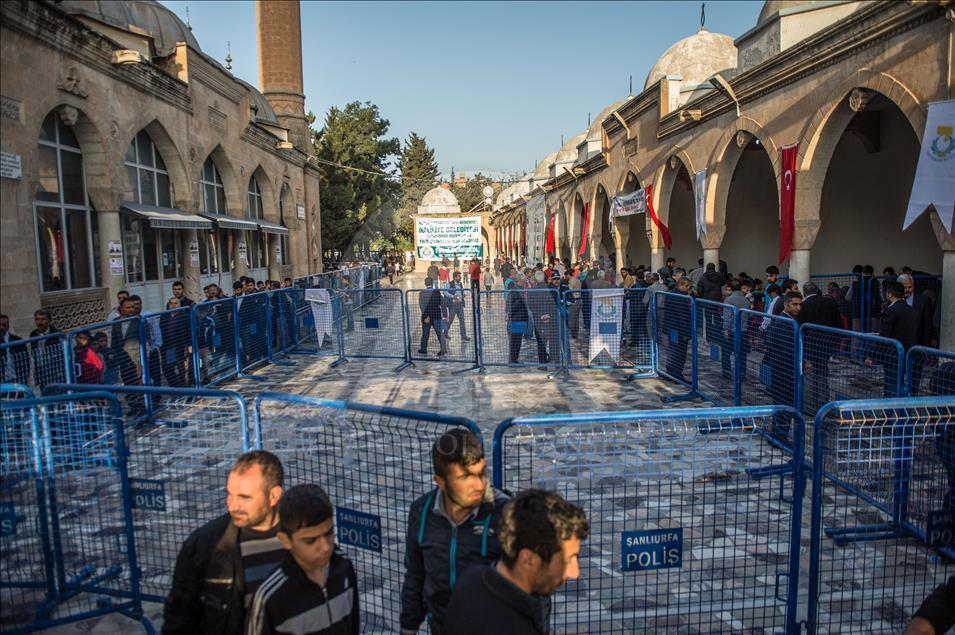 Şanlıurfa'da şafak vakti tirit ikramı