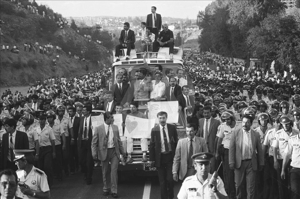 Fotoğraflarla 8. Cumhurbaşkanı Turgut Özal