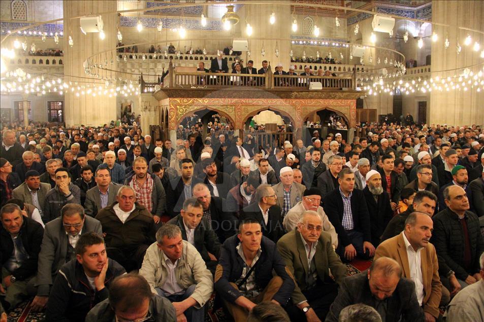 Diyanet İşleri Başkanı Görmez Selimiye'de sabah namazını kıldırdı