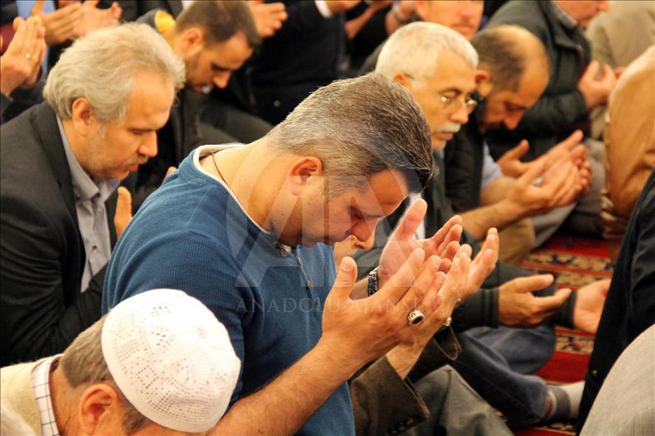 Diyanet İşleri Başkanı Görmez Selimiye'de sabah namazını kıldırdı
