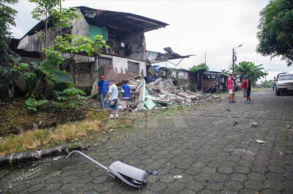 Ekvador'da 7,8 büyüklüğünde deprem felaketi yaşandı