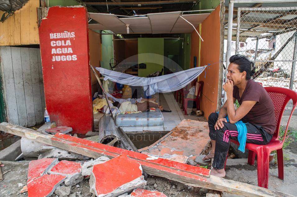 Ekvador'da 7,8 büyüklüğünde deprem felaketi yaşandı