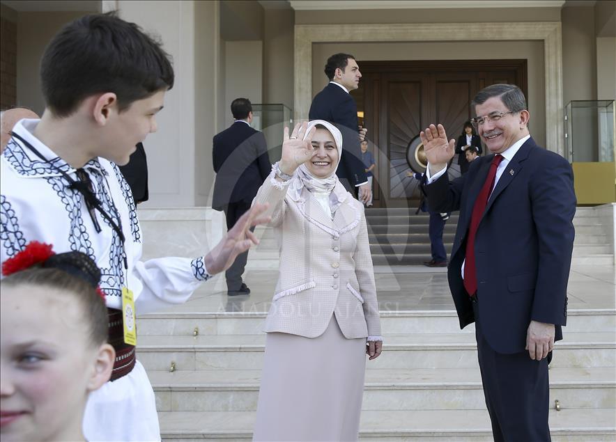 Başbakan Davutoğlu, 23 Nisan Çocuk Şenliği'ne katılacak çocukları kabul etti