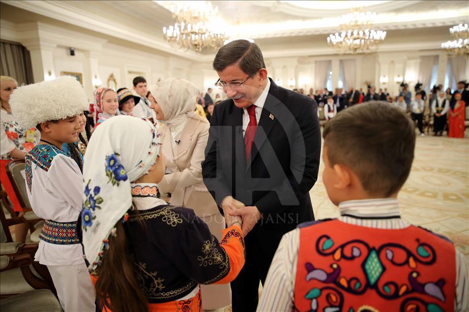 Başbakan Davutoğlu, 23 Nisan Çocuk Şenliğine katılacak çocukları kabul etti