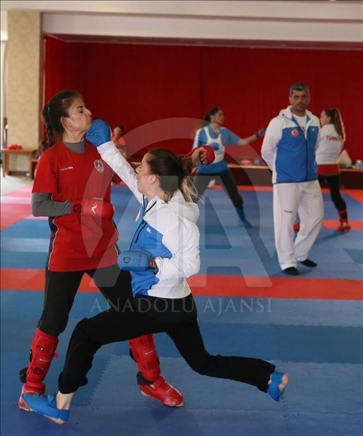 Kadınlar Karate Milli Takımı, altın madalyaya kilitlendi