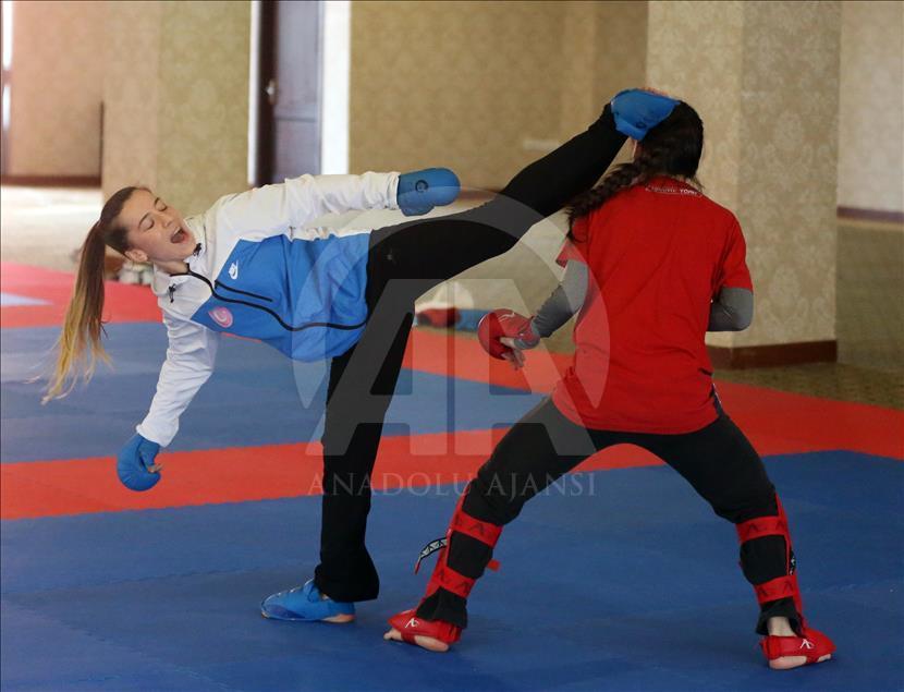 Kadınlar Karate Milli Takımı, altın madalyaya kilitlendi