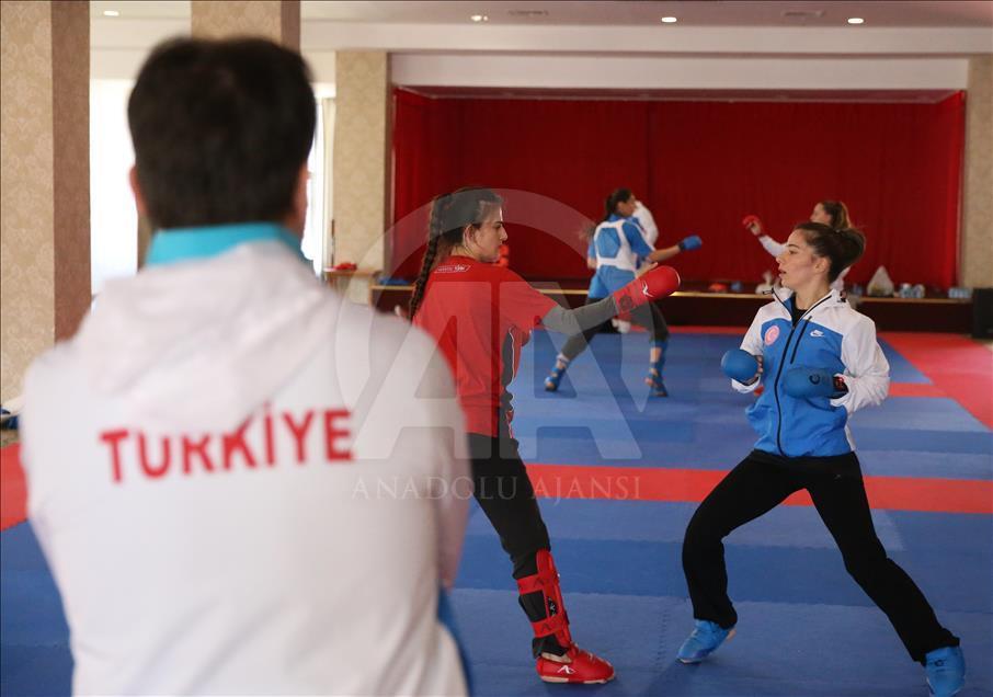 Kadınlar Karate Milli Takımı, altın madalyaya kilitlendi
