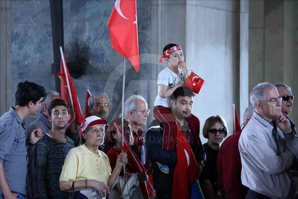 Atatürk'çü Düşünce Derneği 'Teröre Karşı Birlik Yürüyüşü' düzenledi